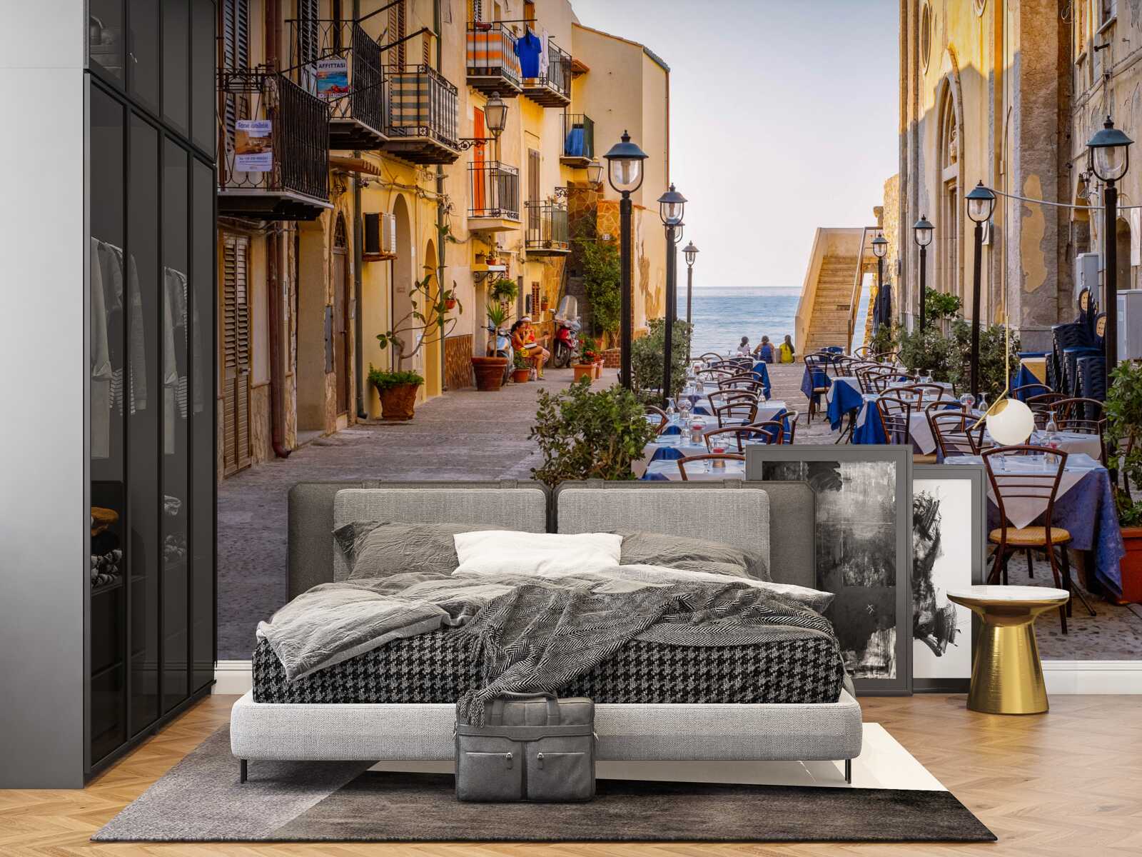 Fototapeta zariadení na brehu v historickej časti mesta