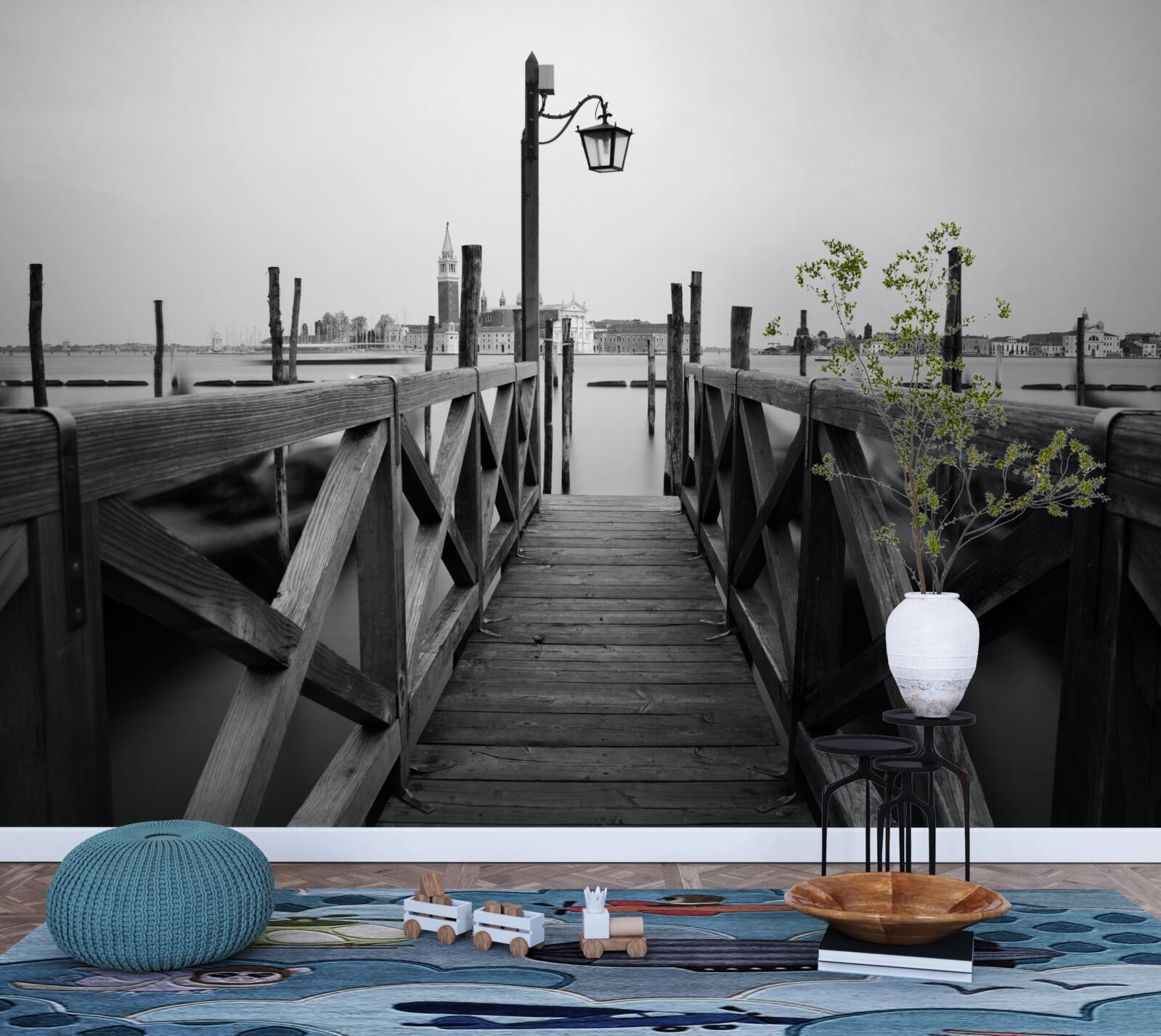 Fototapeta násyp dreva vedľa vody