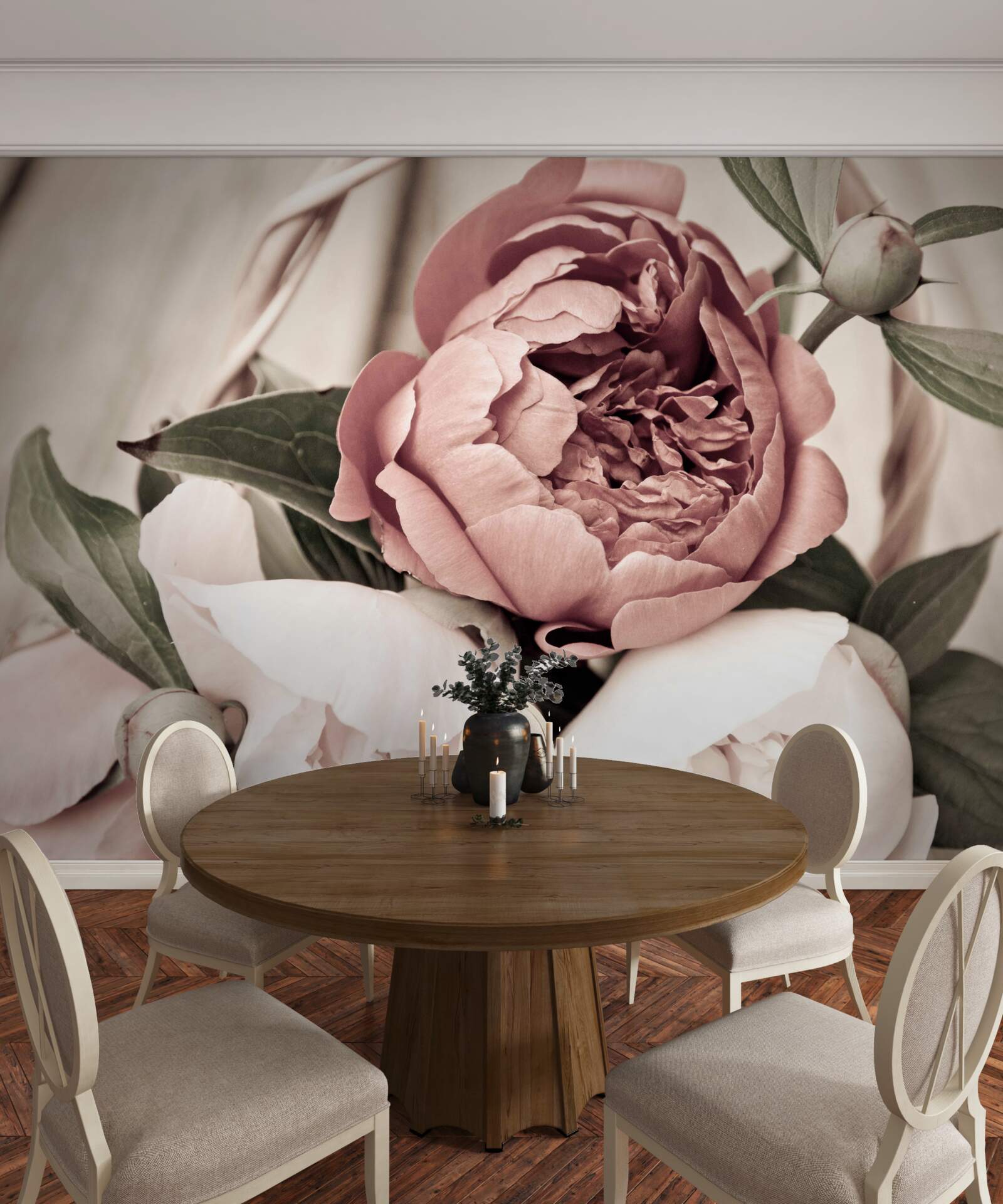 Fototapeta pevná ruža so sviežimi zelenými listami a pivonky