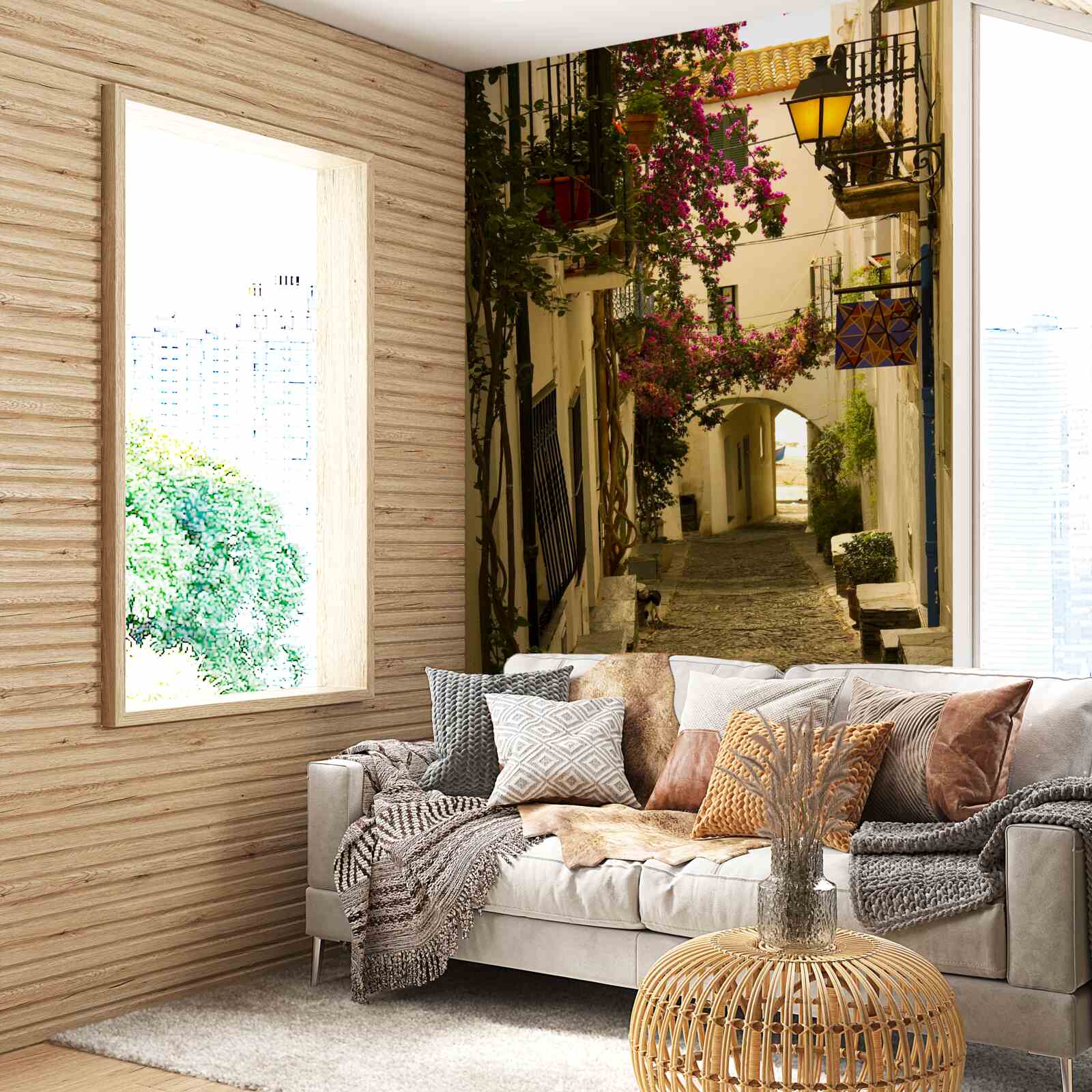 Fototapeta starobylá ulica obklopená kvetmi a slnečným svetlom