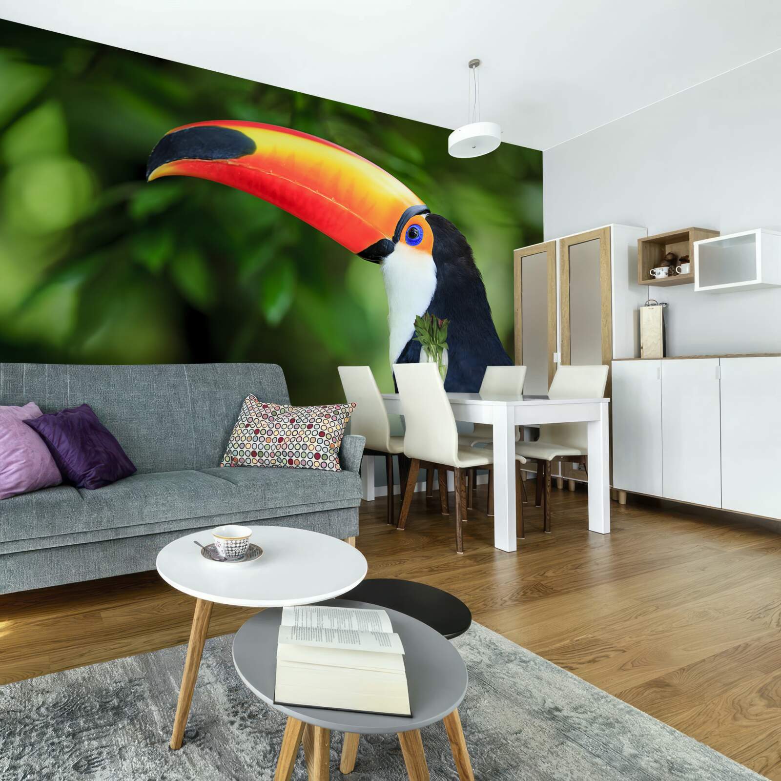 Fototapeta dospelý a pôvabný pelikán medzi zelenou