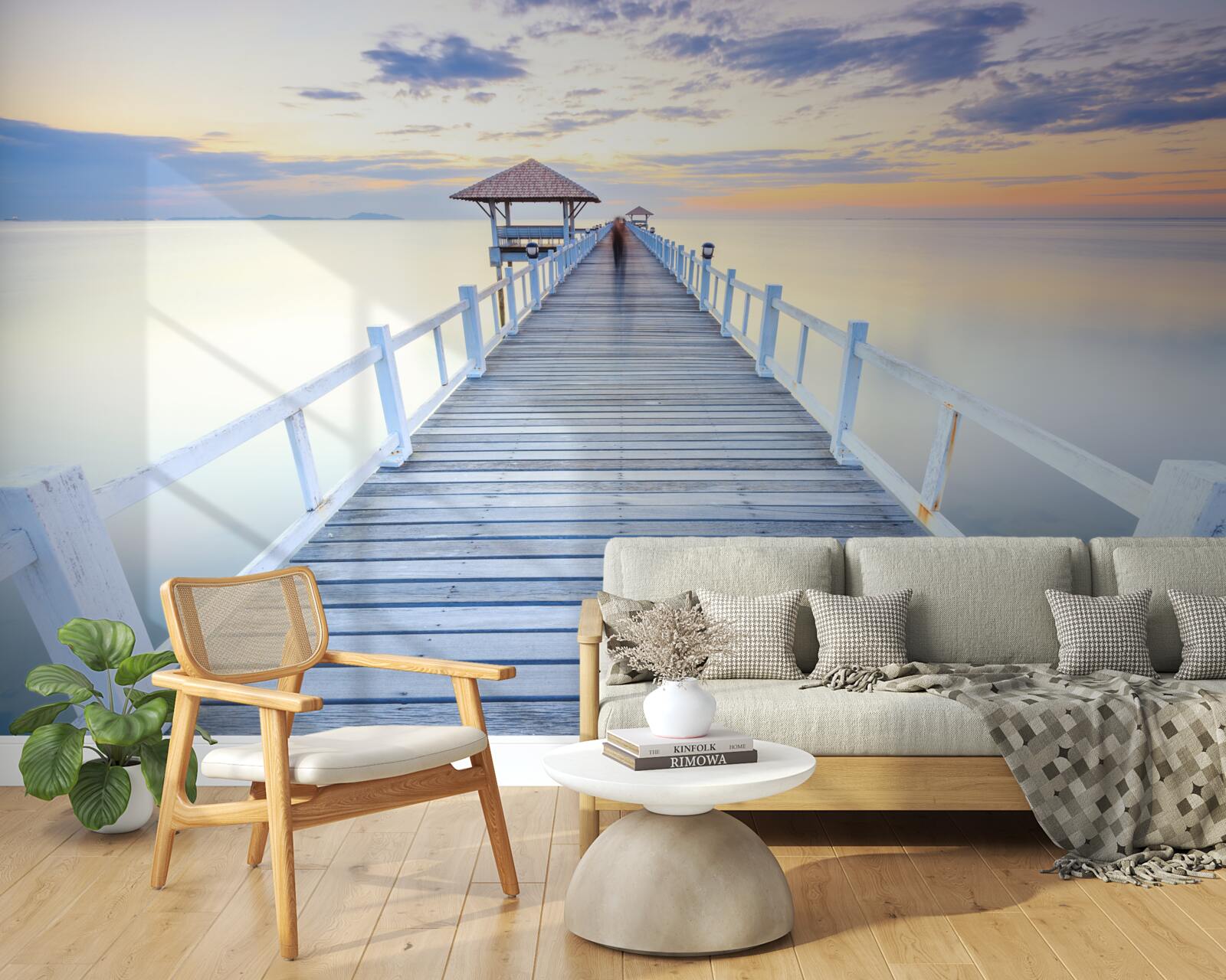 Fototapeta mólo s altánkom nad vodou za úsvitom, ktoré už videlo veľa