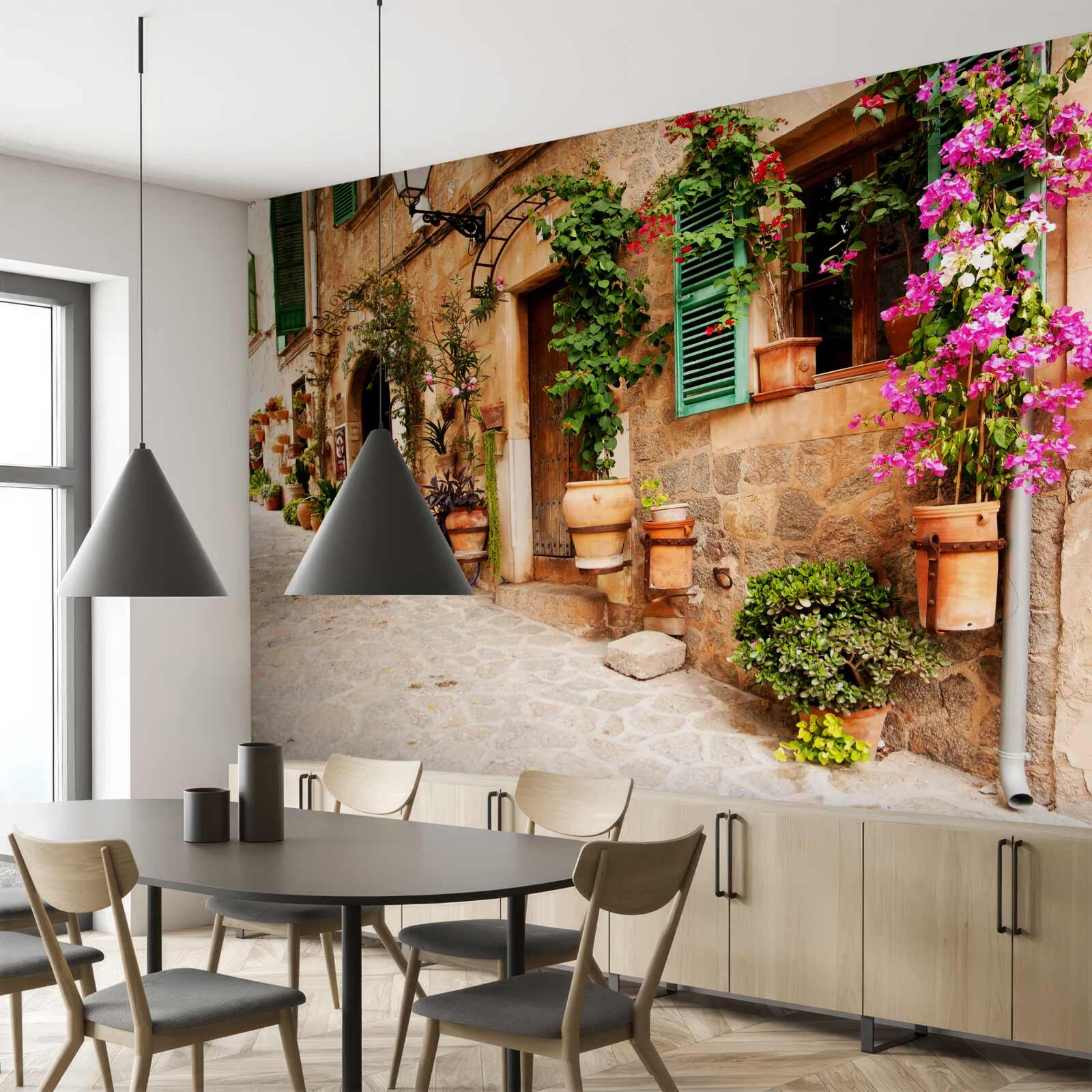 Fototapeta starobylá šikmá ulica zdobená kvetmi