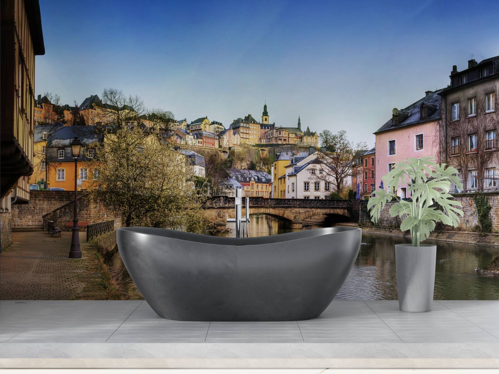 Fototapeta Cez rieku vedúci most do starého mesta