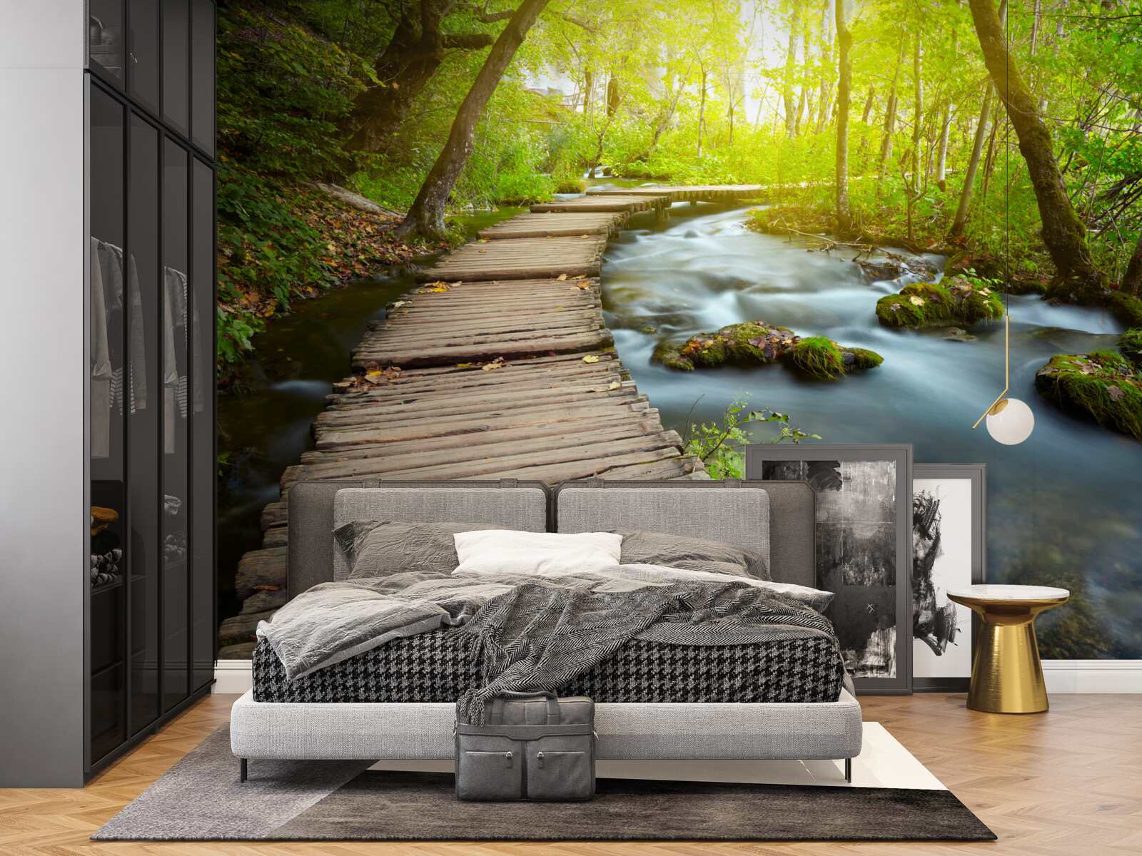 Fototapeta drevená cesta pri rieke v slnečnom lese