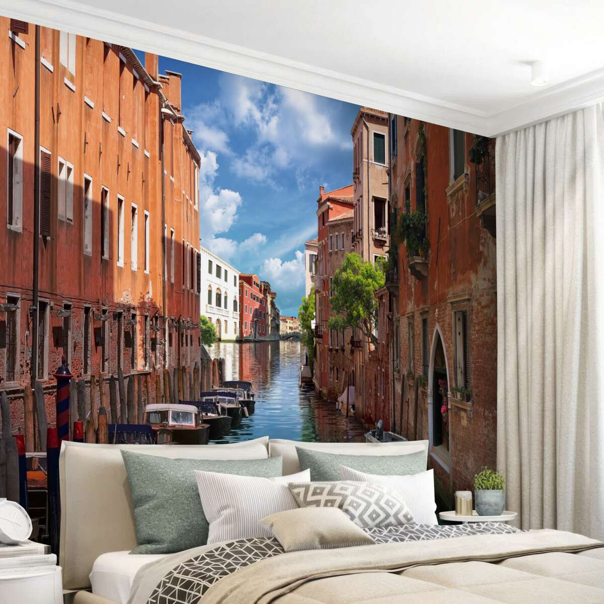 Fototapeta úzky priechod medzi budovami v Benátkach