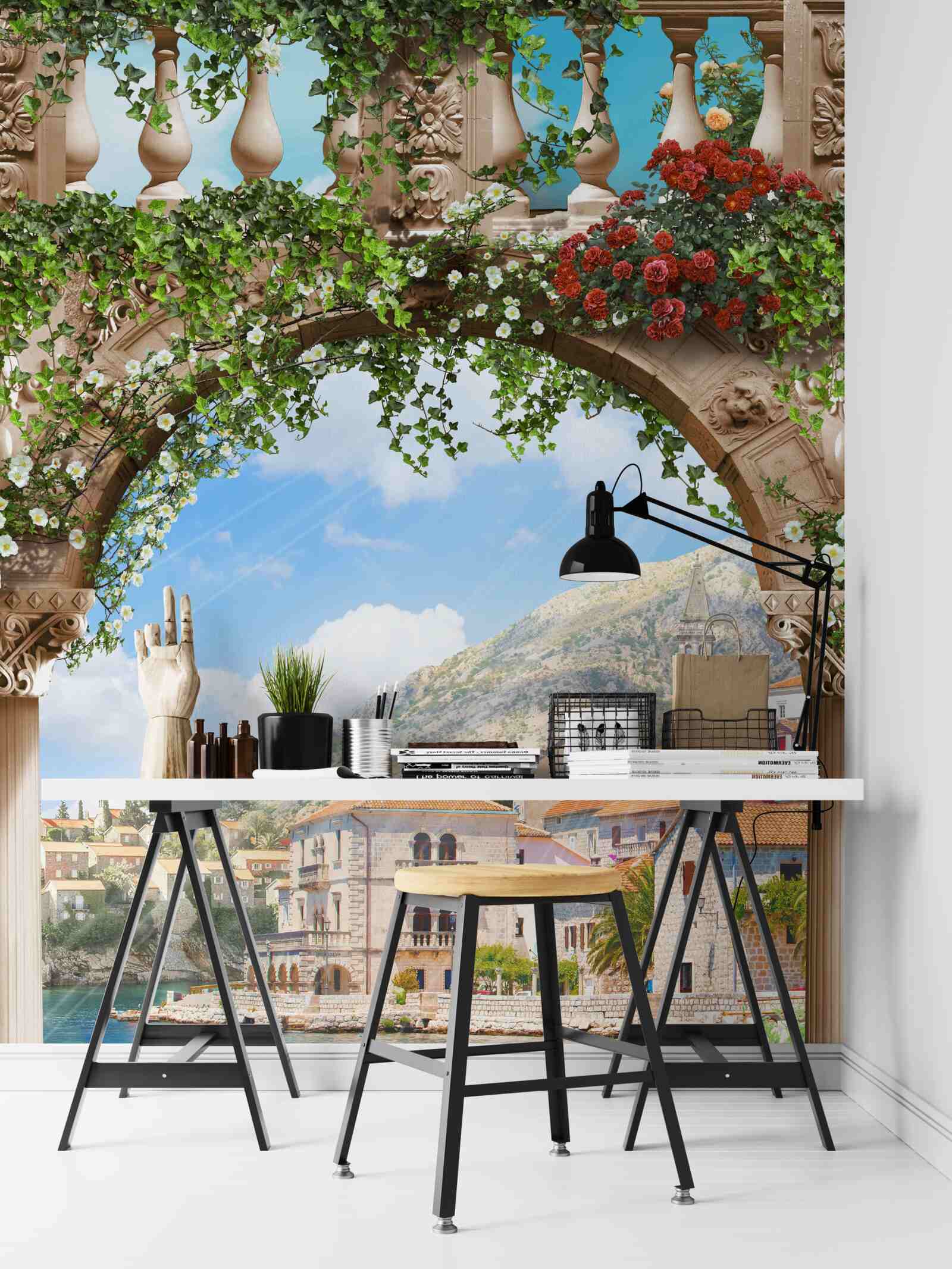 Fototapeta výhľad na more cez kvitnúci oblúk