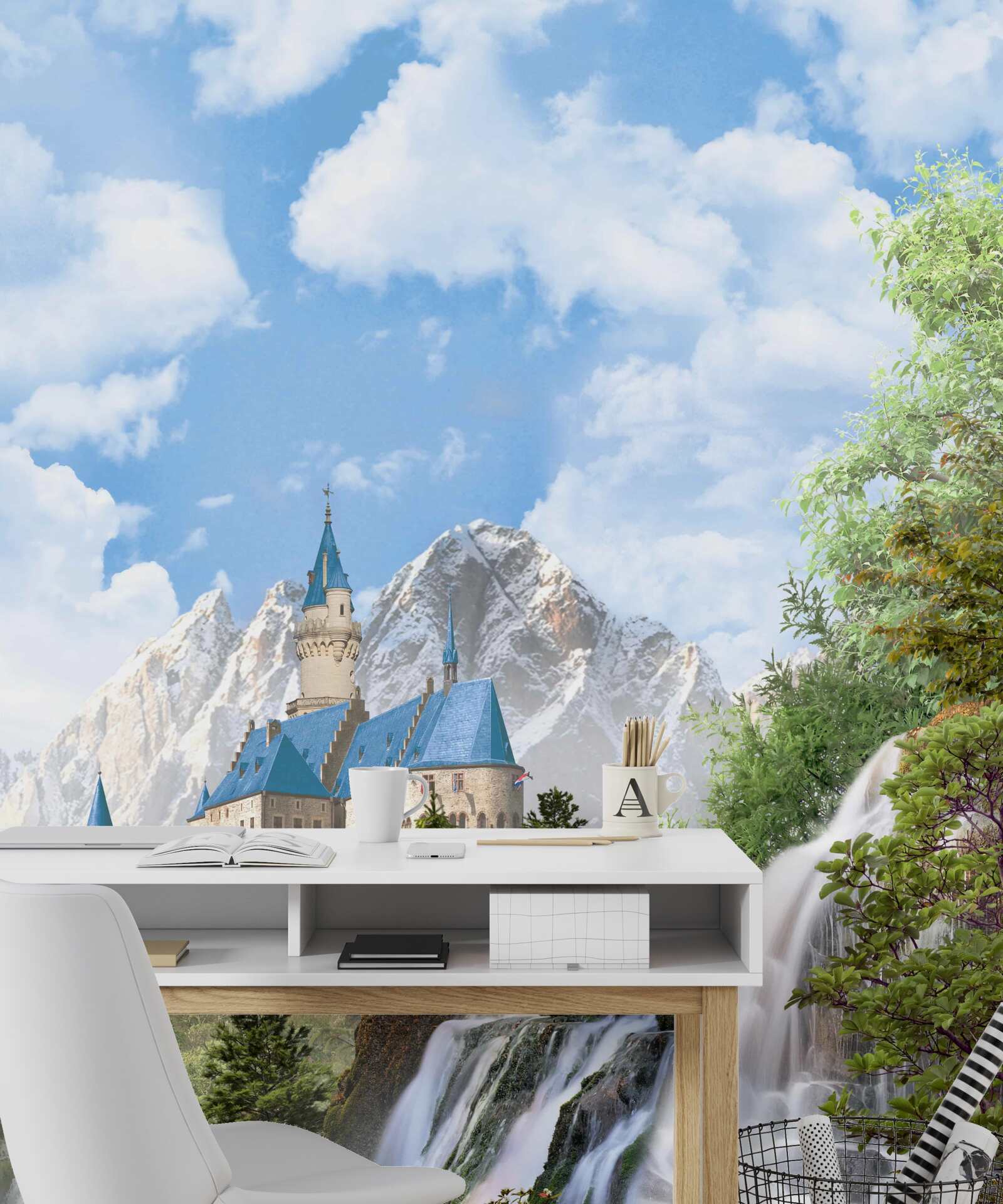 Fototapeta pevnosť na pozadí vodnej kaskády