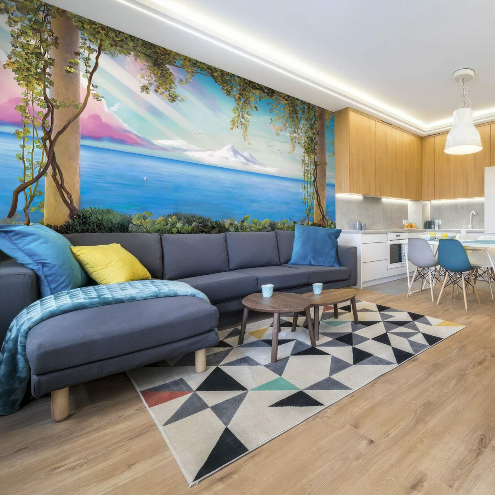 Fototapeta krajina s morom a vzdialenými horami