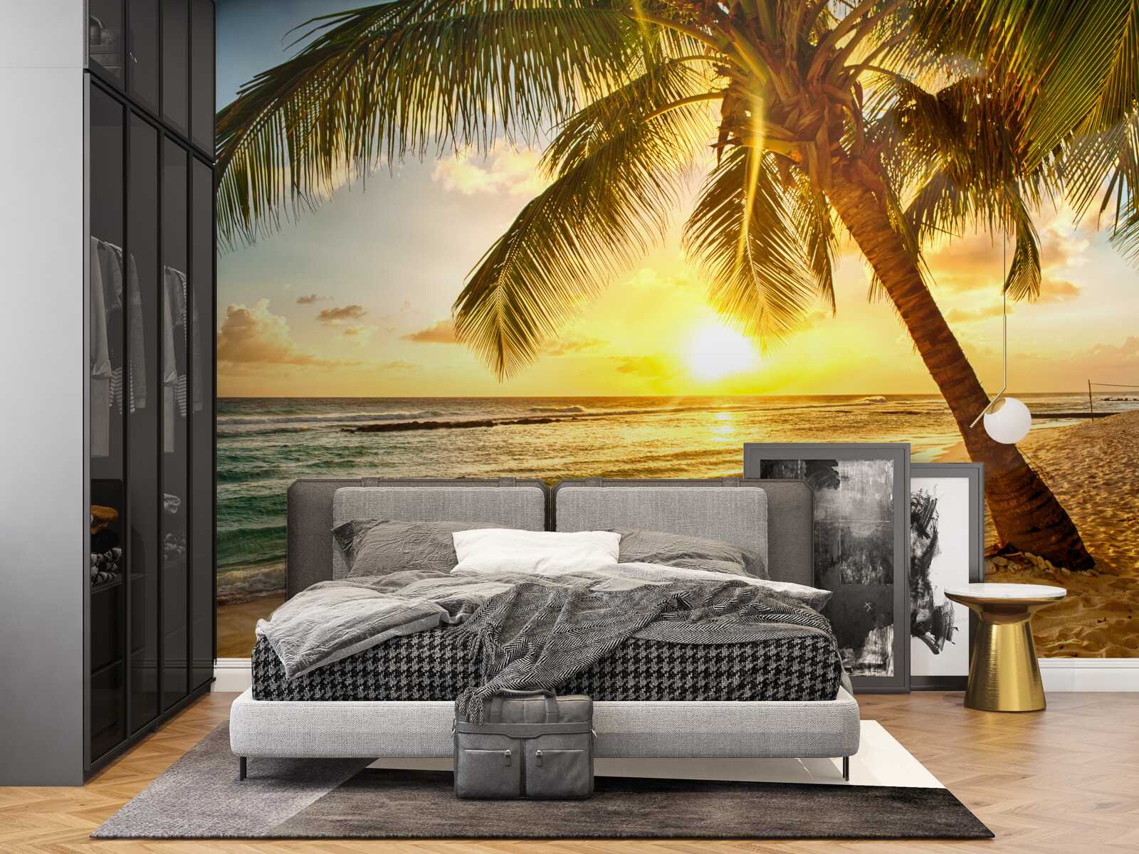 Fototapeta slnko zapadá pod horizont oceánu a osvetľuje palmy