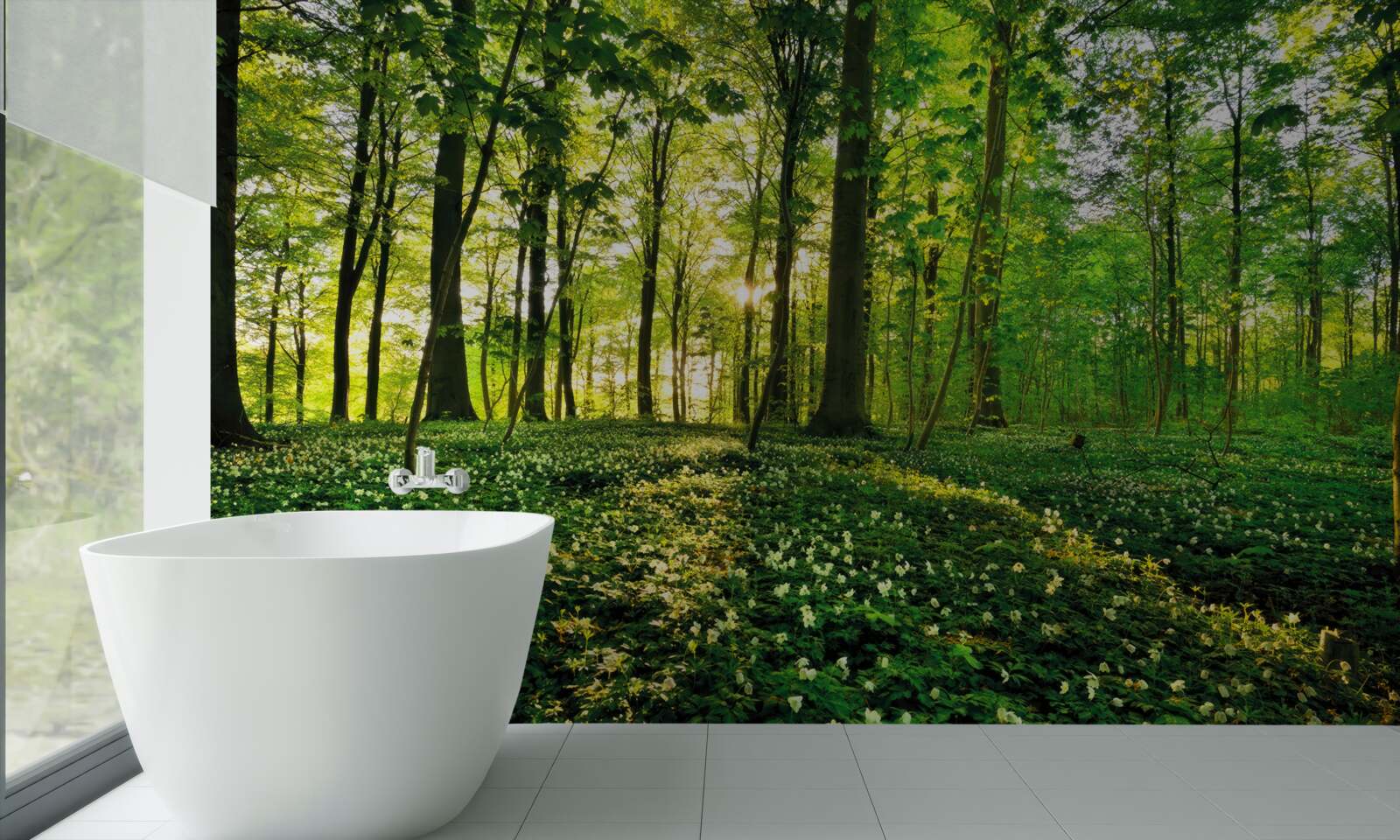 Fototapeta čistinka v lese pokrytá kvetmi