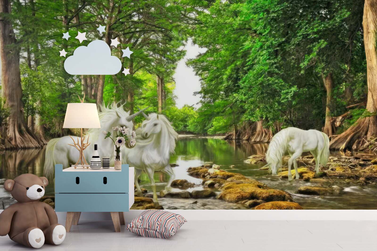 Fototapeta V lese pri vode sú tri ľahké pegasi