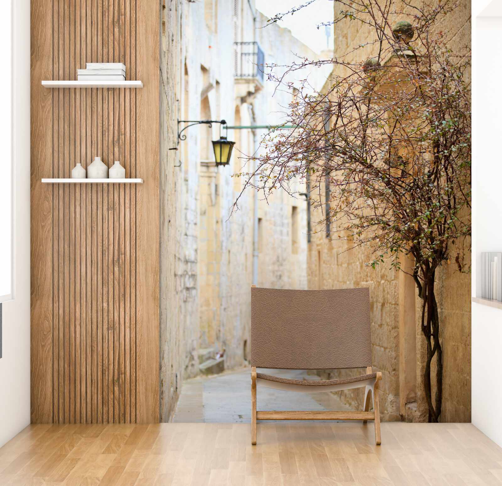 Fototapeta muž a strom stoja na úzkej ulici