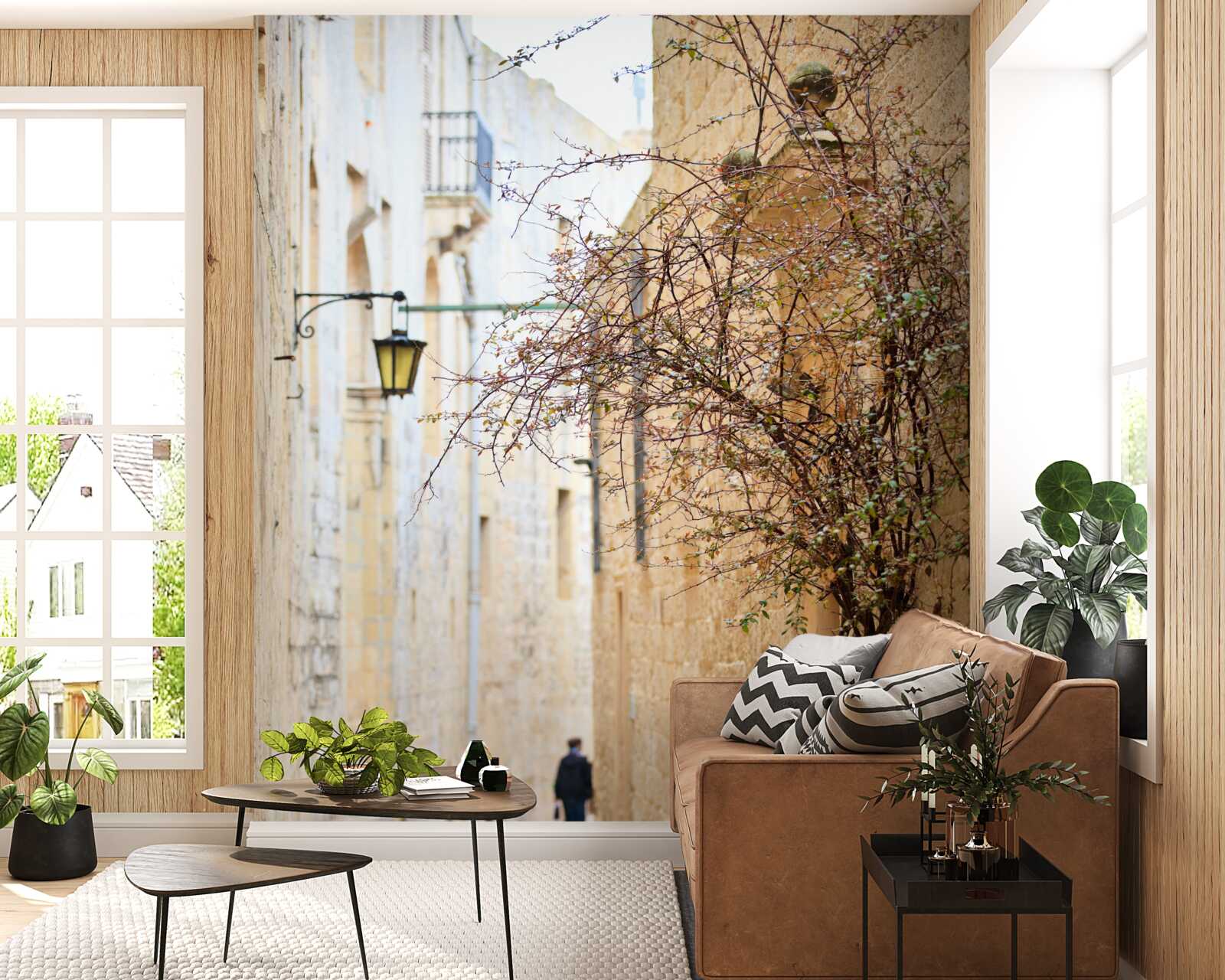 Fototapeta muž a strom stoja na úzkej ulici