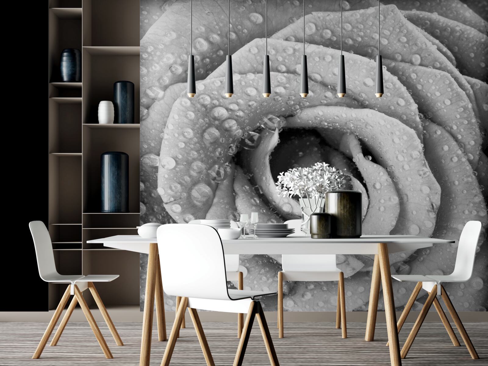 Fototapeta ruža v čiernej a bielej s kvapkami