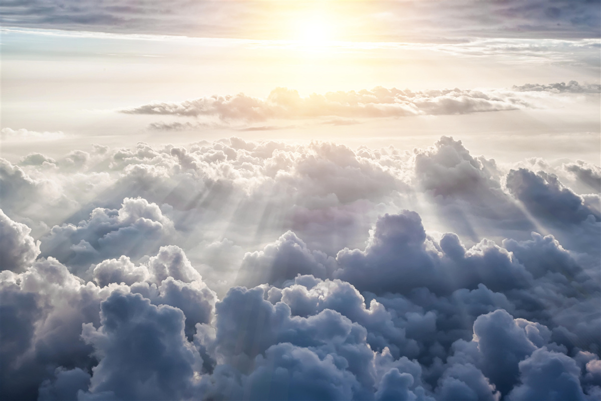 Fototapeta Svetlo bolo vysoko nad bujnými mrakmi