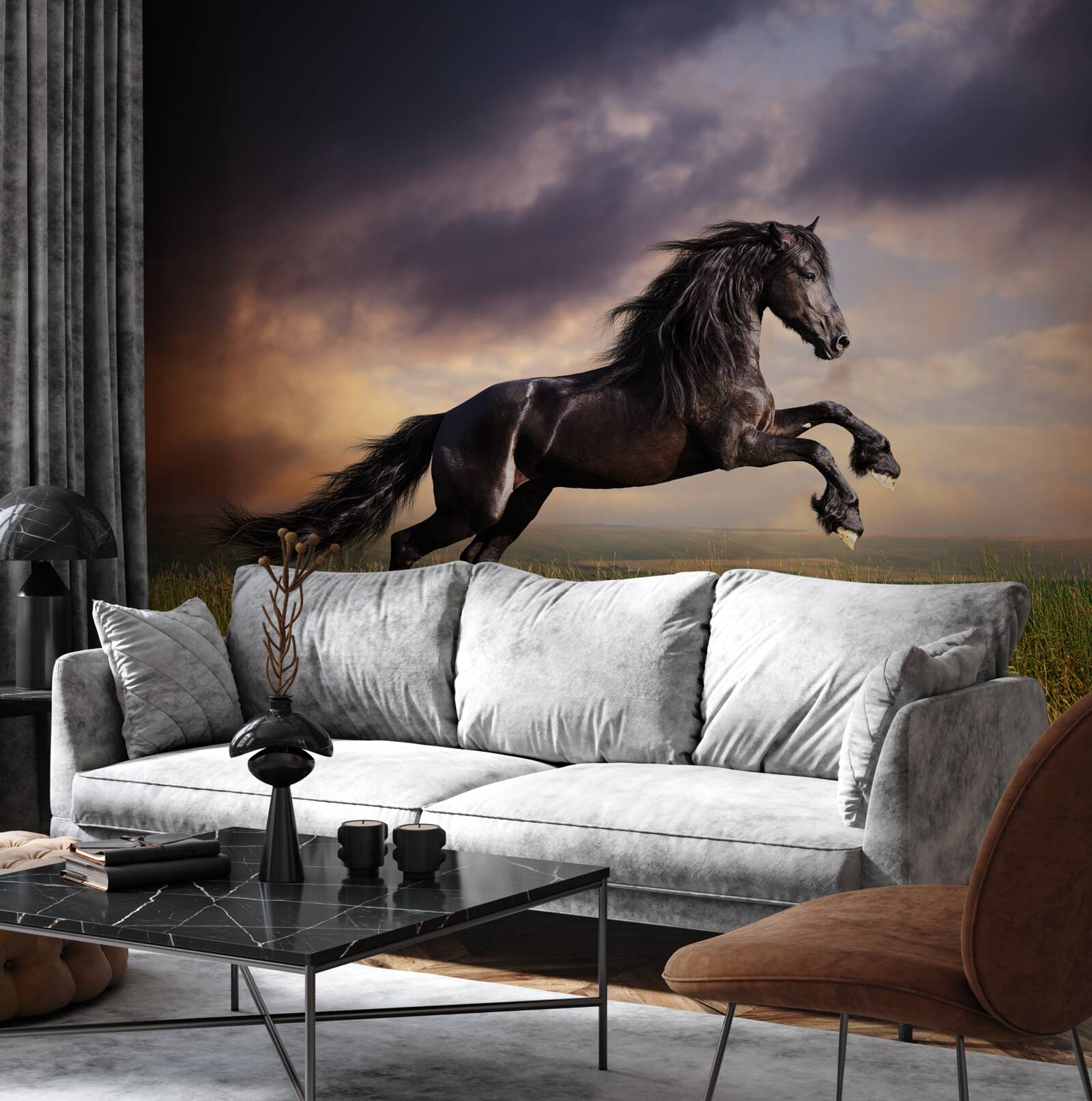 Fototapeta kôň cvála na pozadí tmavej oblohy