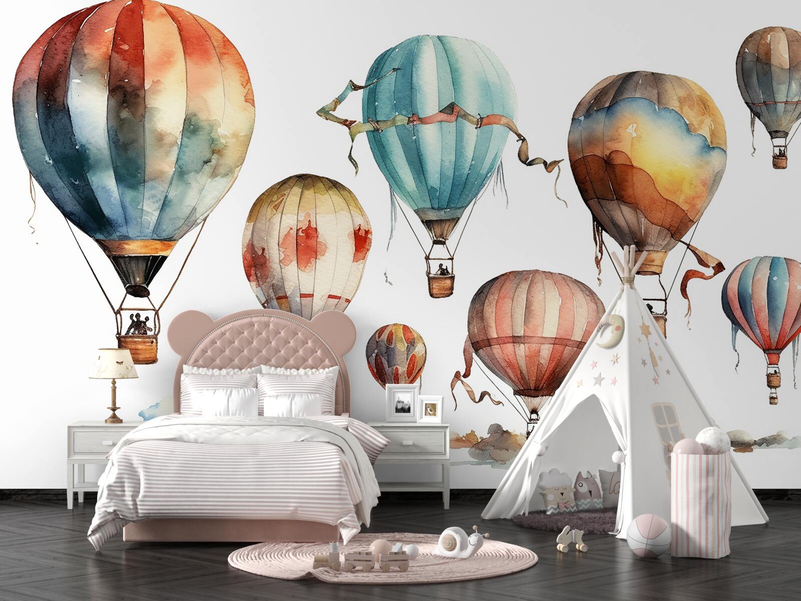 Fototapeta nad mestom prebieha šou teplovzdušných balónov