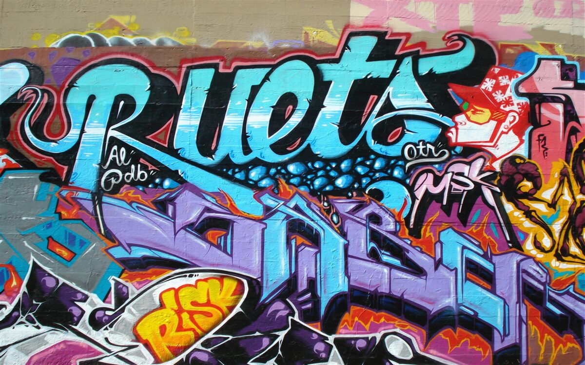 Fototapeta Stena zdobená jasnými graffiti